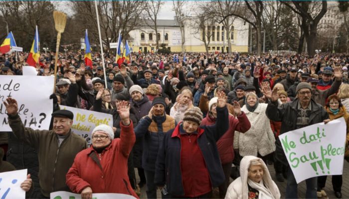 Moldova: Protestors rally against the government over increased gas and power prices, seek Russian intervention