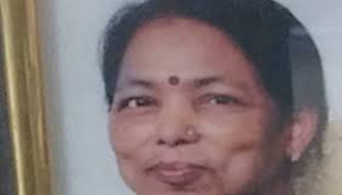 Malambika Sinha was attacked 15 times with a knife.