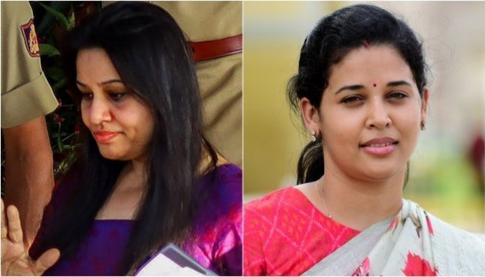IPS Moudgil is asked for an unreserved apology by IAS Sindhuri.