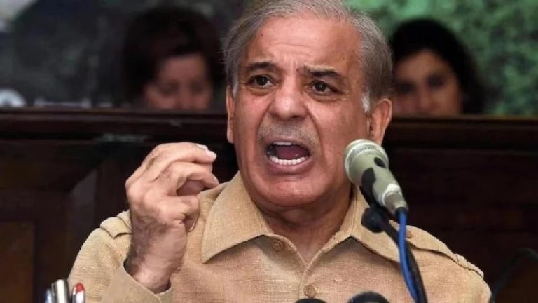 Pakistanis attack their PM for being busy watching cricket while the country spirals into political chaos and economic crisis