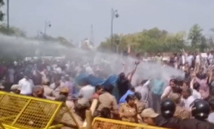 Rajasthan private doctors continue to protest against 'Right to Health Bill', police use water canons, resort to lathi charge