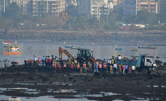 Mumbai: BMC brings bulldozer to demolish illegal construction around Mazar at Mahim coast after MNS chief warns to build Ganesh temple there