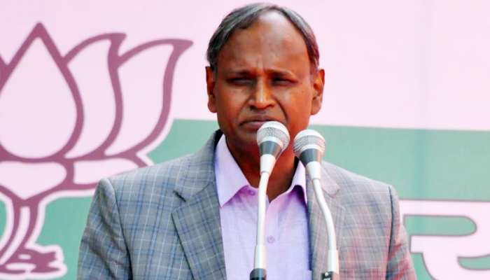 Rahul Gandhi’s standard is Cambridge, Narendra Modi’s standard is Radio: Congress leader Udit Raj shows party’s elitist mindset while trying to mock PM Modi