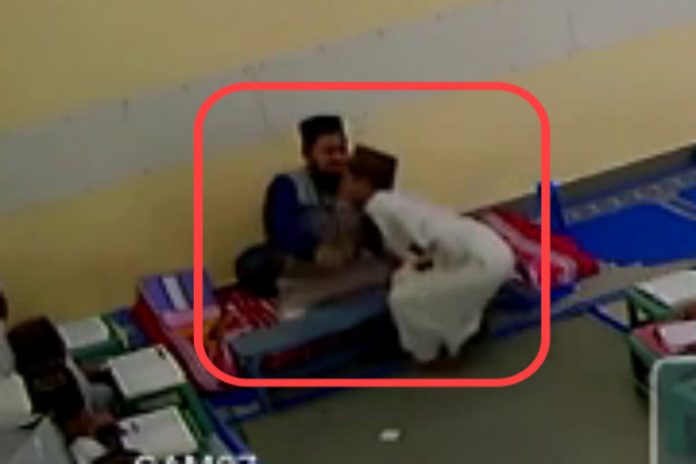 madarsa teacher