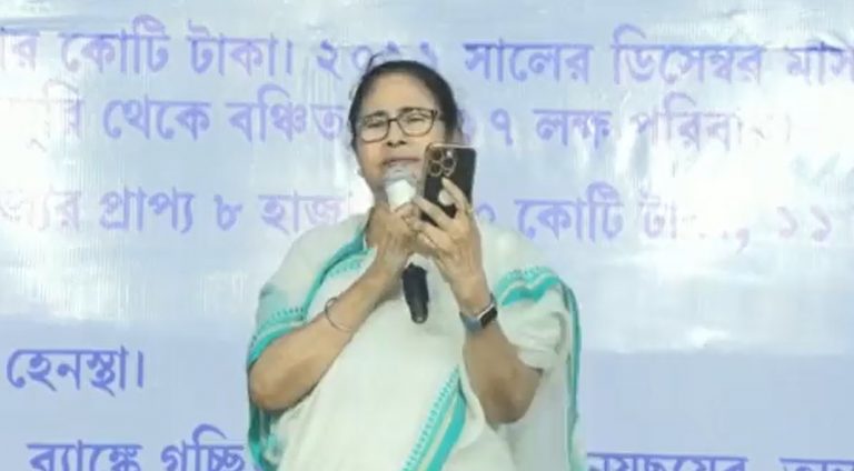 ‘O Nandalal’: Mamata Banerjee babbles something in Hindi in an attempt to insult PM Modi; amidst jokes, here is what we could make out