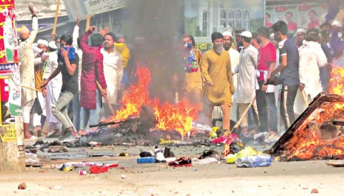 Bangladesh: Islamists attack Ahmadiyya community, torch houses, vandalise properties. Here is what we know so far