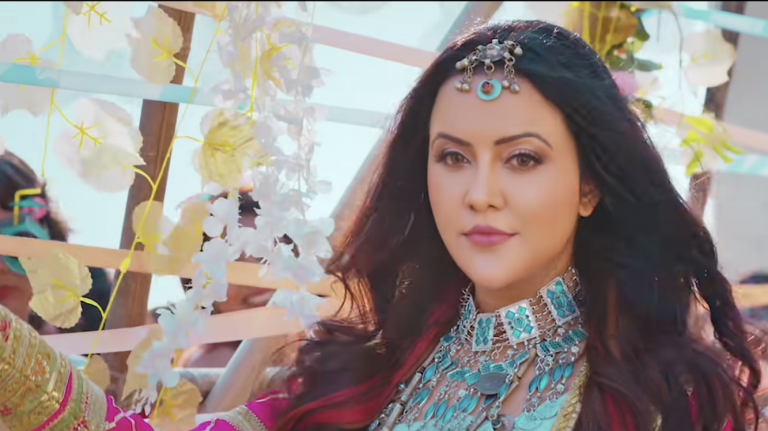 Amruta Fadnavis alleges her friend offered her bribe to talk to bookies to earn money, read details
