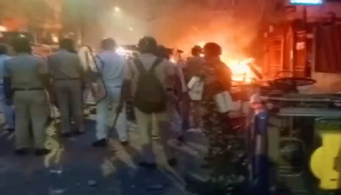 A picture of the chaos in Howrah.