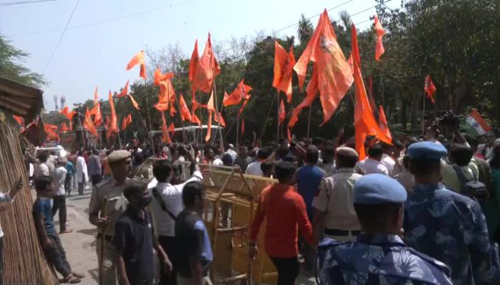 Ram Navami procession in Delhi’s Jahangirpuri angers Radio Mirchi RJ Sayema, other Muslim users