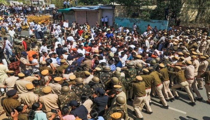 Rajasthan: BJP leaders including LoP and state party chief detained in Jaipur during protests against arrest of widows of Pulwama martyrs