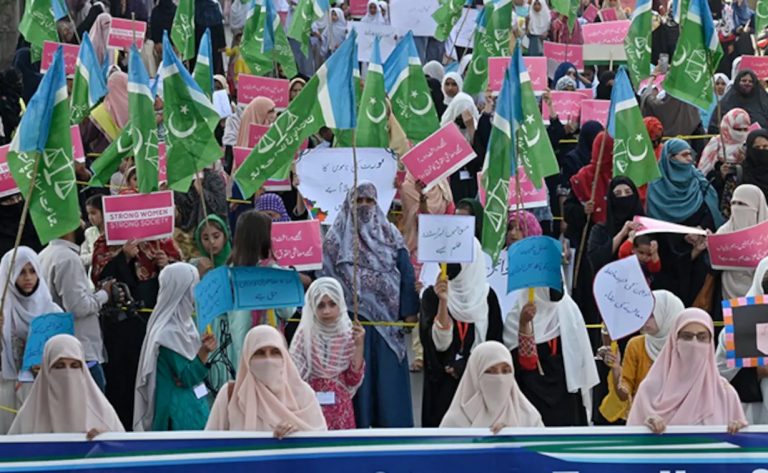 Pakistan: Aurat March turns violent as police beat up women, transgender people