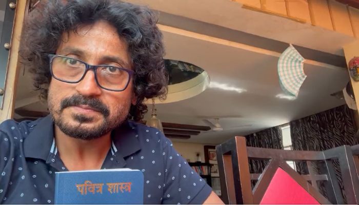 Vinod Kapri starts reading Bible after Hindu organization protests against anti-Hindu material at Delhi book fair, tells Hindus to learn from the Bible