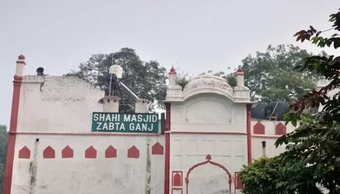 Delhi HC orders son of former imam to vacate Waqf Board-owned mosque property near India Gate, says can’t convert places of worship into residence