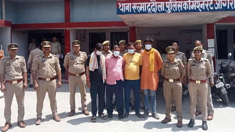 Media reports claim Hindu Mahasabha members conspired to falsely implicate innocent Muslims for cow slaughter in Agra, here is the truth
