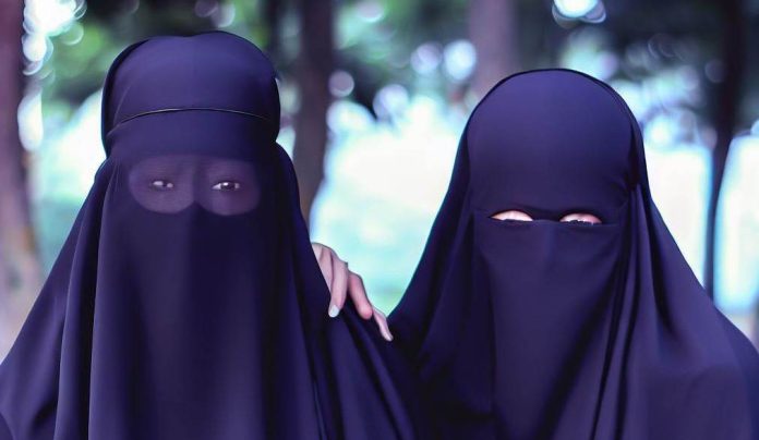 Goa Muslim sisters