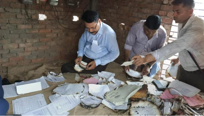 Government and financial documents related to mining in Bihar found burning in West Bengal, CBI rushes to retrieve the papers