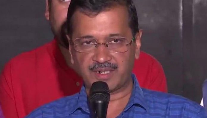 DaantDikhaoKejriwal trended on Twitter