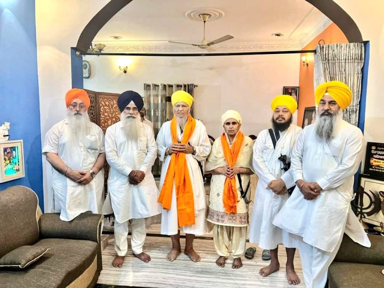 SGPC honours parents of man who shot a woman dead for drinking alcohol inside Gurudwara complex, crowd showers flower petals on him