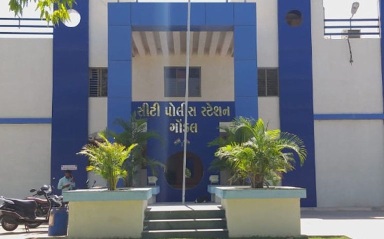 Gujarat: Dargah caretaker Ikbal and truck driver Siddik arrested on the charges of raping and impregnating a young mute and deaf woman