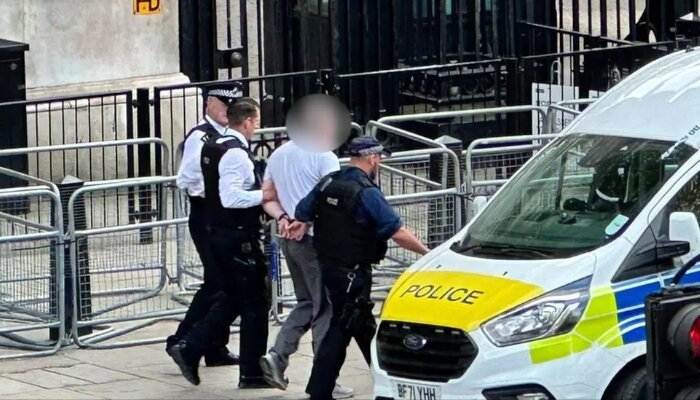London: Man arrested after a car nudges into gates of British Prime Minister’s residence