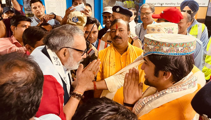 Dhirendra Krishna Shastri reaches Patna amidst shadow of a terror alert ahead of Bageshwar Dham’s program in Bihar