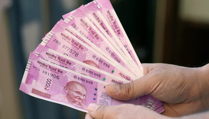 No ID, no form required to exchange Rs 2000 denomination notes up to Rs 20,000: SBI