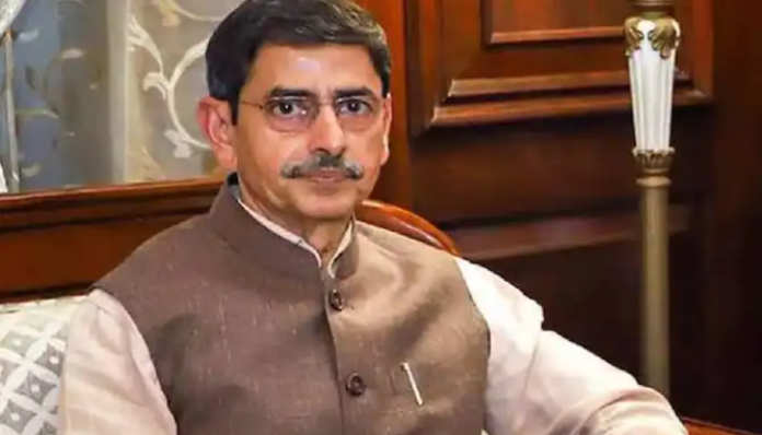 The governor discussed his own experiences dealing with the DMK government in the state.