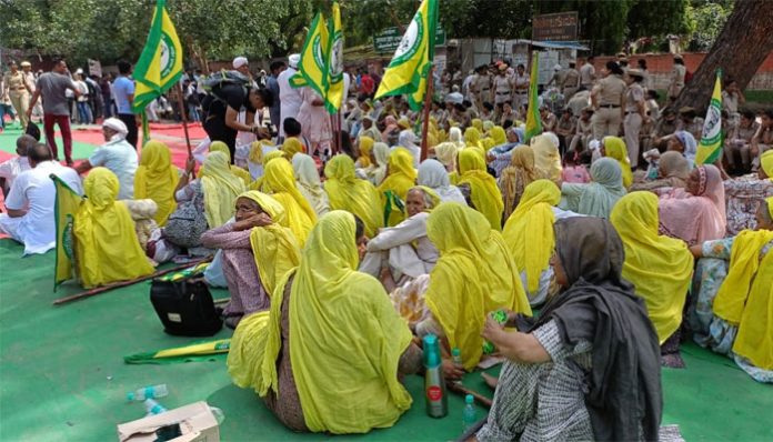 Farmer union and khap panchayat joined wrestlers protest