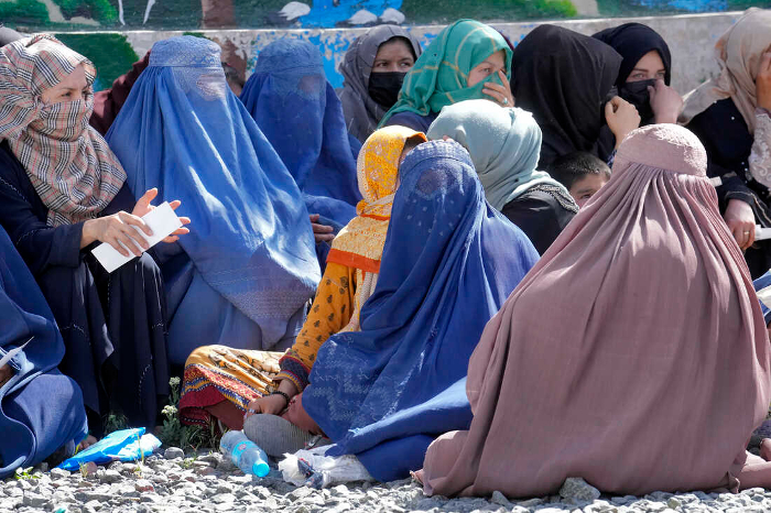 Afghan women start food takeaway service in a bid to bypass the Taliban’s prohibitions on female employment