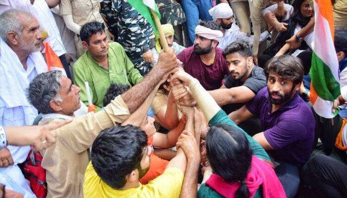 Wrestlers protest: Delhi police remove tents, clear Jantar Mantar protest site after detaining wrestlers who wanted to protest at the new parliament