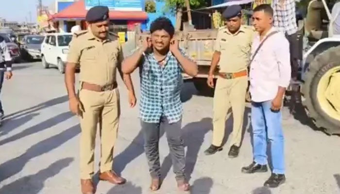 Gujarat: Rikshaw driver Arif Mohammed abuses woman, unzips himself and claims police can’t do anything, wets himself after Vapi police arrest him: Details