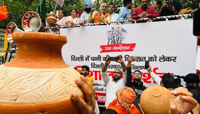 Water crisis worsens in Delhi, protests erupt as residents of upscale flats have not got water for over 10 days
