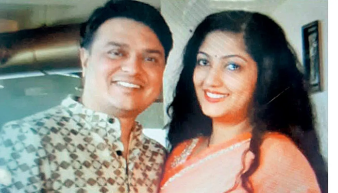 The pair executed a scam of 300 crore.