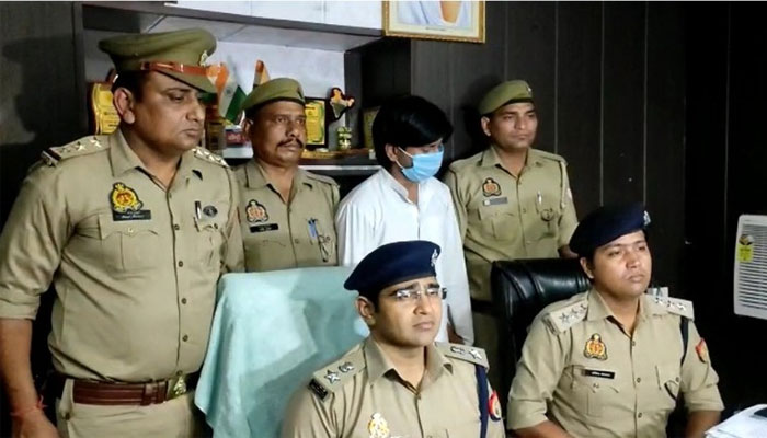 Ghaziabad: Muslim man lures Hindu, Jain boys to convert to Islam in online game ‘Fortnite’ after making fake Hindu IDs, one Maulvi arrested too. Full details
