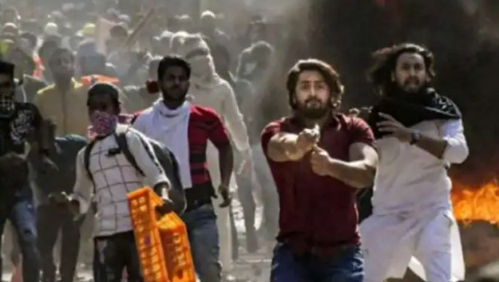 Delhi Court asks trial court to decide over bail plea of Delhi anti-Hindu riots accused Shahrukh Pathan, who had pulled a gun at a police constable