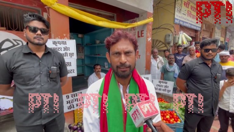 SP leader poses as a vegetable vendor who hired bouncers to protect pricey tomatoes, PTI presents it as a real incident
