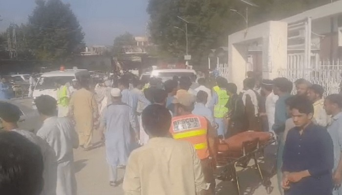 Pakistan: At least 40 killed and 200 injured in suicide blast at Jamiat Ulema Islam-Fazl (JUI-F) convention in Khyber Pakhtunkhwa