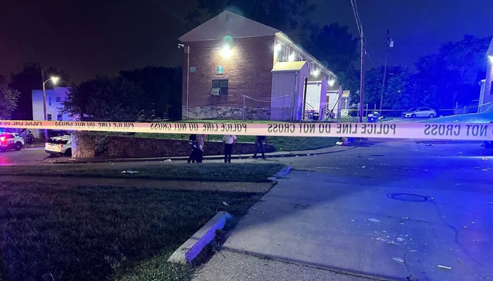 USA: 2 dead and 28 injured in a mass shooting at a block party in Baltimore, shooter absconding