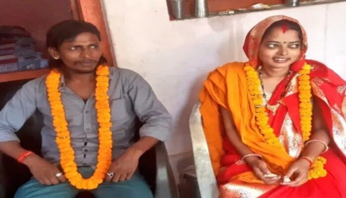 The pair married each other in a temple.