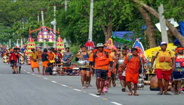 Ban on meat and liquor shops along the route, security through CCTVs and drones, Gangajal at Police stations: UP gears up to welcome Kanwariyas