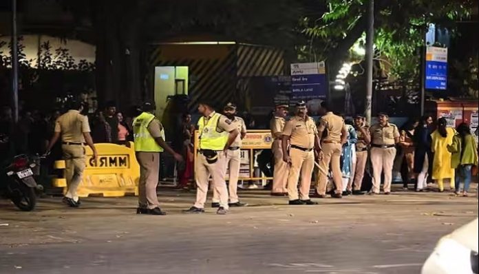 Back to back threatening calls in Mumbai
