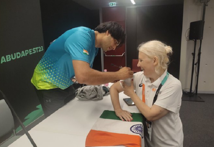 Heartwarming gesture: ‘Can’t sign there,’ says Neeraj Chopra as Hungarian fan asks for his autograph on Tricolor, signs on her shirt sleeve instead
