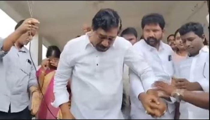 Telangana: BRS MLA and ex-Deputy CM Thatikonda Rajaiah rolls on the floor, cries near Ambedkar Statue after being denied a party ticket