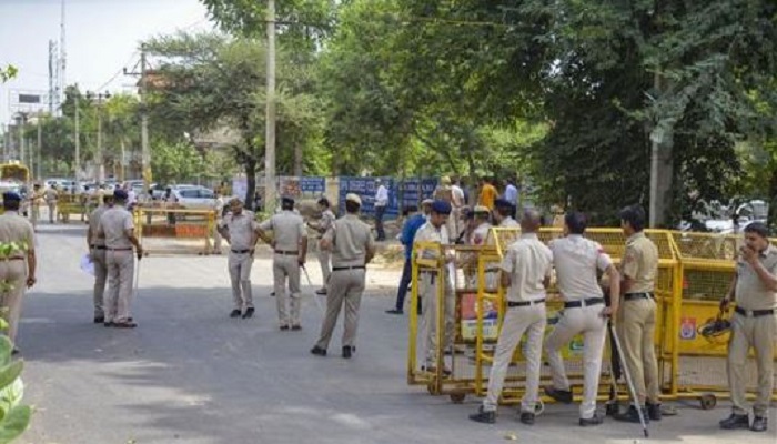 Sub-Inspector Hakmuddin dies of a heart attack in Nuh while on duty for VHP’s Shobha Yatra