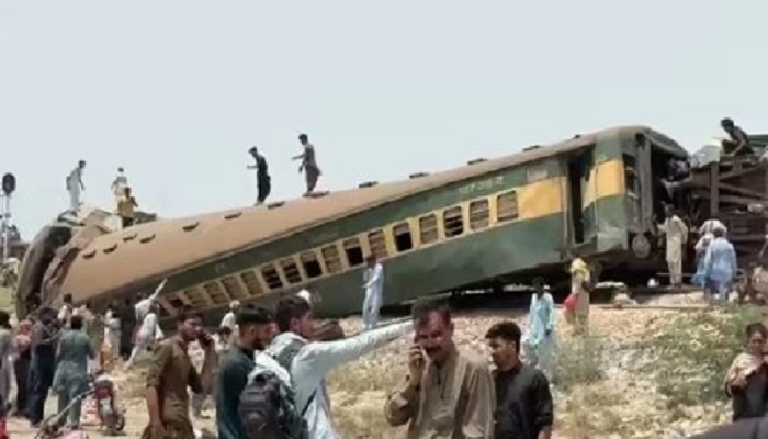 Pakistan: 30 dead and over 80 injured after 10 coaches of Hazara Express got derailed near Sindh’s Nawabshah