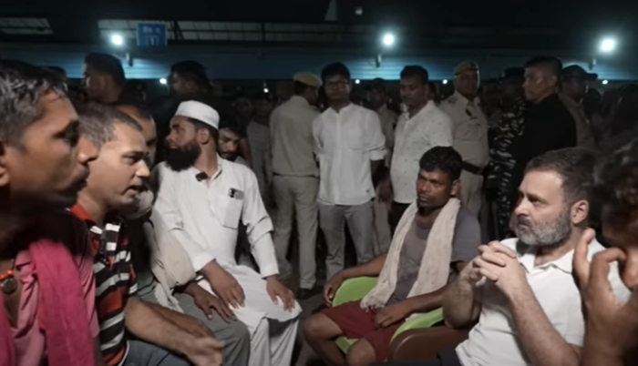 Vegetable vendors tell Rahul Gandhi that eliminating middlemen is the way to curb price rise; Congress opposed Farm Bills which did that