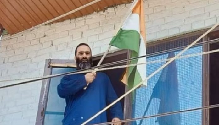Hizbul terrorist's brother waved Indian flag, says done it from the core of his heart