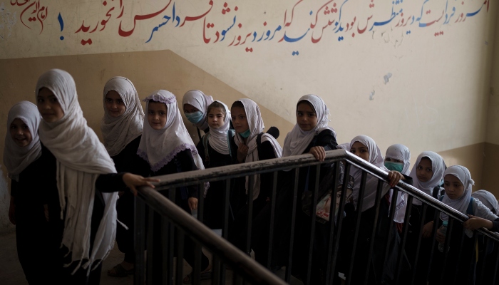 Afghanistan: Taliban now bans girl students from attending school beyond third grade