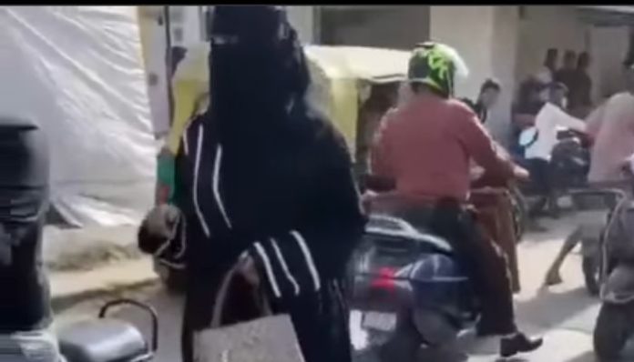 Remove your burqa: Jakir harasses Muslim woman for travelling with Hindu man in Bengaluru, arrested after video goes viral