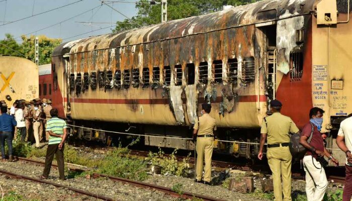 10 people dead, several others injured in fire on a private train coach in Madurai, authorities blame smuggled illegal cylinder